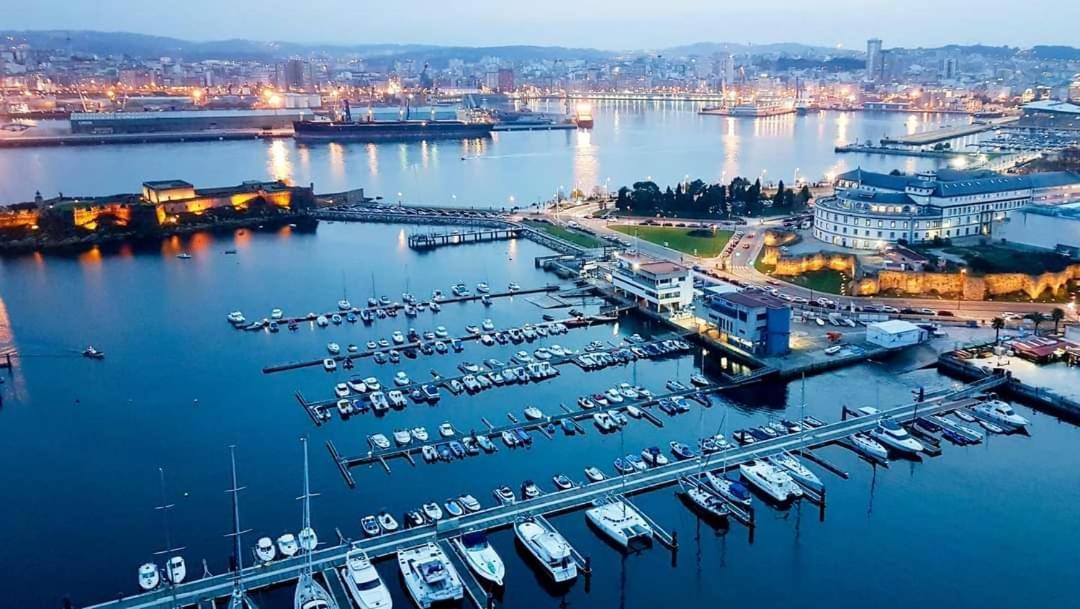 Apartamentos A Coruna Luaran gambar